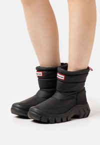 Hunter ORIGINAL - WOMENS INTREPID SHORT  - Botas para la nieve - black Imagen en miniatura 1