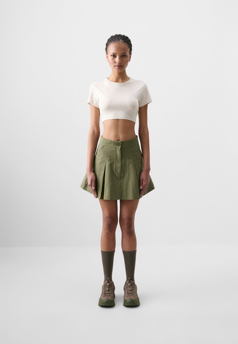 Nike Sportswear X NAOMI OSAKA SKIRT - Miniszoknya - medium olive/blackened blue