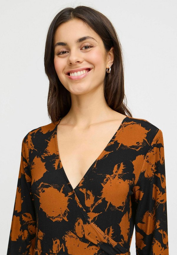 FRALANA - Jumper dress - cathay spice aop ma c4