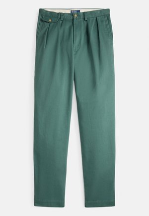 WHITMAN RELAXED FIT PLEATED CHINO PANT - Chinos - charter green