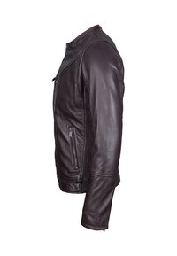 Giacca motociclista in pelle nera con tasche frontalmente zip, pannelli laterali testurizzati e design aderente. Presenta un collo rialzato.