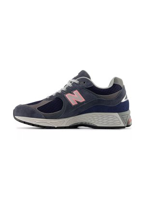 New Balance, 2002 - Trainers - graphite