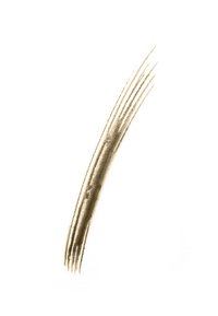 Échantillon de maquillage beige sable avec une texture douce et lisse, présentant de fines lignes qui suggèrent une application fluide sur un fond blanc.
