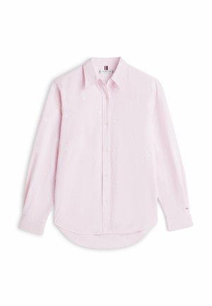 Jasnoróżowa koszula z pionowymi białymi paskami, długimi rękawami, kołnierzykiem zapinanym na guziki oraz haftowanymi wzorami kwiatowymi na całej powierzchni.