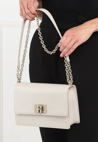 Furla FURLA CROSSBODY  - Torba čez telo - weiß