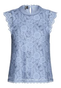 Haut en dentelle bleu clair avec motifs floraux, bords festonnés, encolure ronde et fermeture dos avec ouverture en forme de goutte. Tissu délicat et texturé.