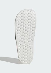 adidas Sportswear Badesandaler - crystal white   core black   lucid red