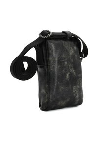 Borsa a tracolla in pelle nera con superficie texture, forma rettangolare, tracolla regolabile e tasca laterale con zip per lo stoccaggio.