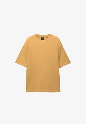 PULL&BEAR SHORT SLEEVE TEXTURED WEAVE - T-shirt basic - mustard yellow