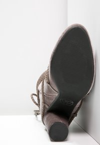 Missguided Botines de tacón - light pink