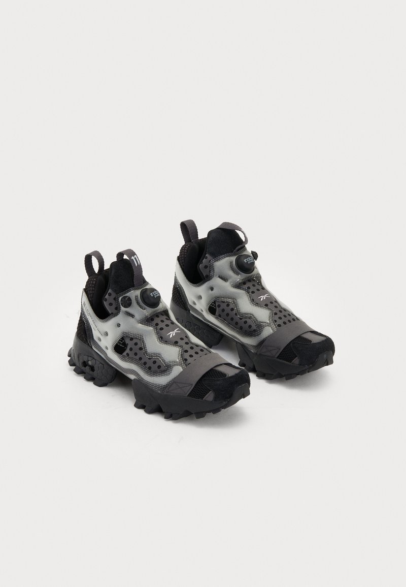Reebok LTD 11 BY BORIS BIDJAN SABERI INSTAPUMP FURY MID UNISEX - Sneaker low - black