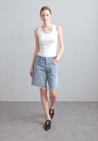 Citizens of Humanity AYLA - Shorts vaqueros - gemini light indigo