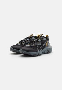 Nike Sportswear REACT VISION - Joggesko - black/cool grey/laser orange