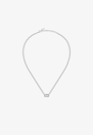 Collana d'argento con due catene sottili e un pendente rettangolare caratterizzato da un design testurizzato. La catena include un gancio regolabile.