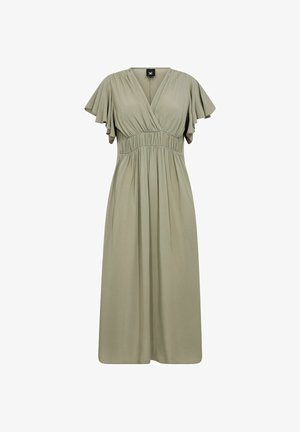 Oliivroheline, põlvekõrgune kleit V-kaelusega, lendavate varrukatega ja kogutud vöökohaga; sile tekstuur ja kerge kangas.