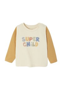 Langarm-T-Shirt in Creme mit Senfgelben Ärmeln. Mit "SUPER KIND" in bunten, gemusterten Buchstaben bedruckt. Weicher Stoff, runder Halsausschnitt.