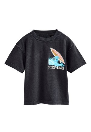Next, REGULAR FIT - SHORT SLEEVE BACK PRINT T-SHIRT  . - T-shirt print - black acid wash surf club oversized