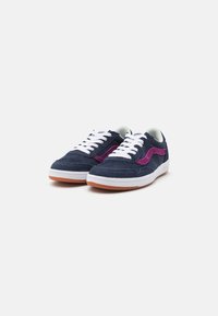 Vans CRUZE TOO UNISEX - Tenisice - 90's parisian night/true white