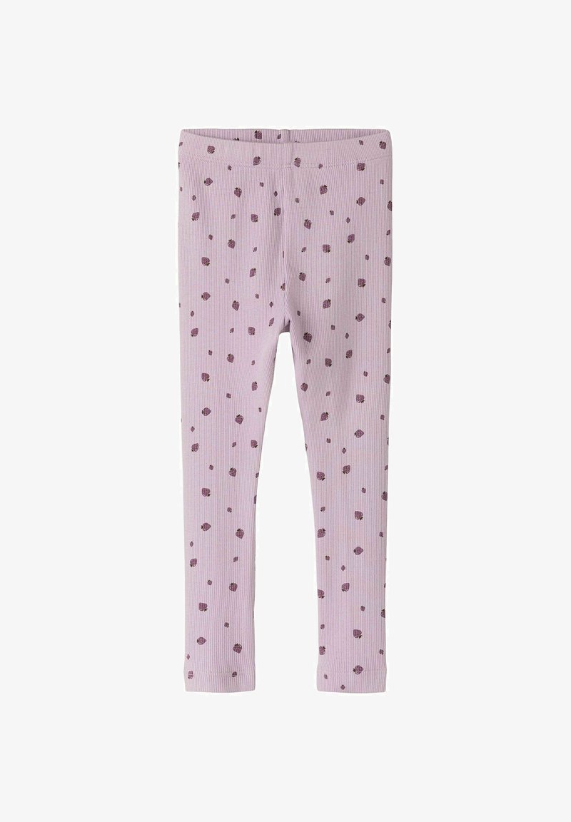 Leggings côtelés violet clair avec de petites fraises violettes foncées imprimées en motif dispersé.
