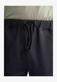 Unausgewählt, schwarz