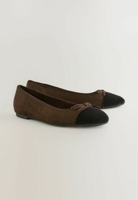 Baleriinad - chocolate brown