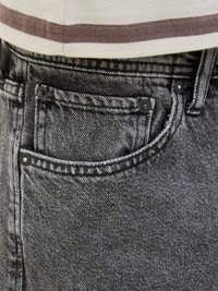 Thumbnail Image 5