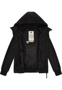 Černá mikina s kapucí na zip a žebrovanými manžetami, rozepnutá, aby ukázala vnitřní podšívku, štítek a barevnou nášivku na zadním panelu.