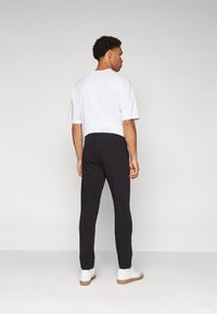 Samsøe Samsøe SMITHY TROUSERS  - Kelnės - black