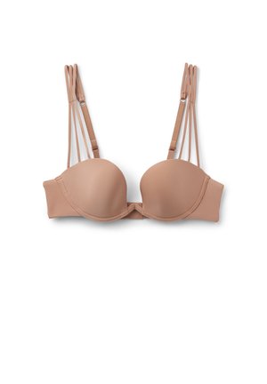 Naadloze nude beugelbeha met dubbele schouderbandjes aan elke zijde, gladde cups en een haakje in het midden aan de voorkant tegen een witte achtergrond.