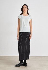 Mads Nørgaard STRIPE TEASY TEE - Majica kratkih rukava s printom - brilliant white/jadeite