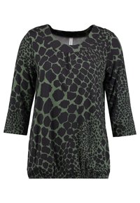 Langsleeve top in groen en zwart dierenprint, met een comfortabele pasvorm, ronde hals en elastische onderrand voor extra vorm en comfort.