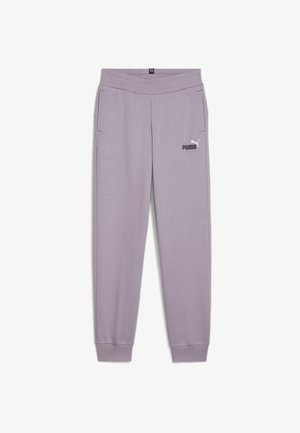 Pantalones de chándal color lila fabricados en un tejido suave, con una cintura elástica, bolsillos laterales y un logo de Puma en blanco en el muslo izquierdo.
