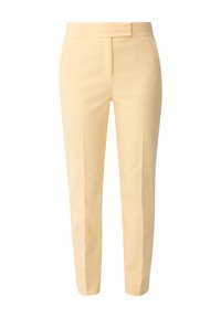 Pantalon sur mesure jaune pale avec une texture lisse, coupe droite et pli avant subtil ; doté d'une ceinture plate et d'une fermeture éclair.