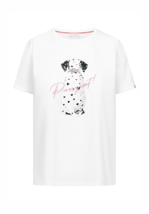 Witte katoenen t-shirt met een afbeelding van een hond met een zwarte halsband, omringd door een patroon van zwarte harten. De tekst zegt "Pusscat!" in het roze.