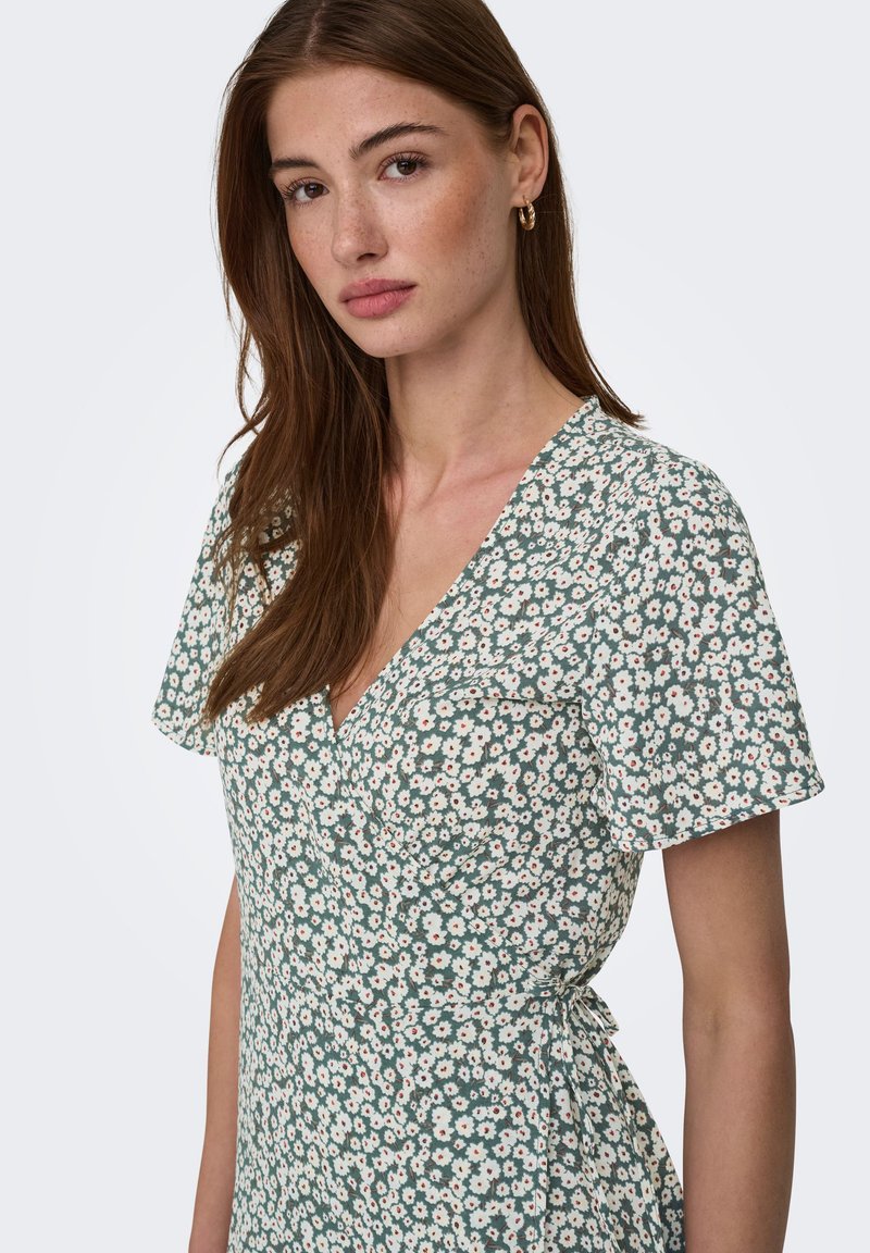 ONLY ONLLUCA Midi - Freizeitkleid - cloud dancer/grau-meliert - Zalando
