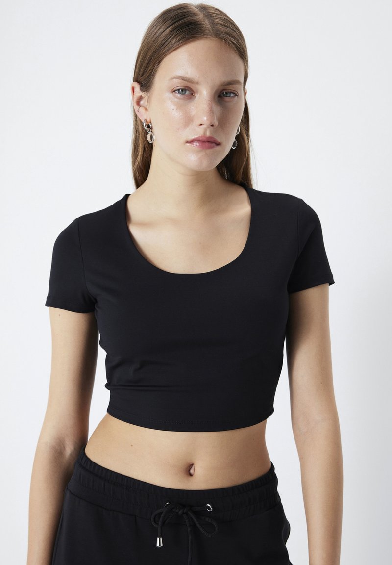 Ipekyol SLIM FIT ROUND NECK CROP - Camiseta básica - black