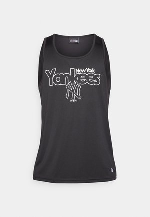 Melna bezšuvju tops ar apaļu apkakli, kura priekšpusē ir balta uzraksts "New York Yankees" un logo. Izgatavots no gluda, viegla auduma.