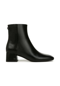 Stivaletto in pelle nera con punta affusolata e tacco a blocco. Presenta una finitura liscia e un piccolo dettaglio decorativo sul retro.