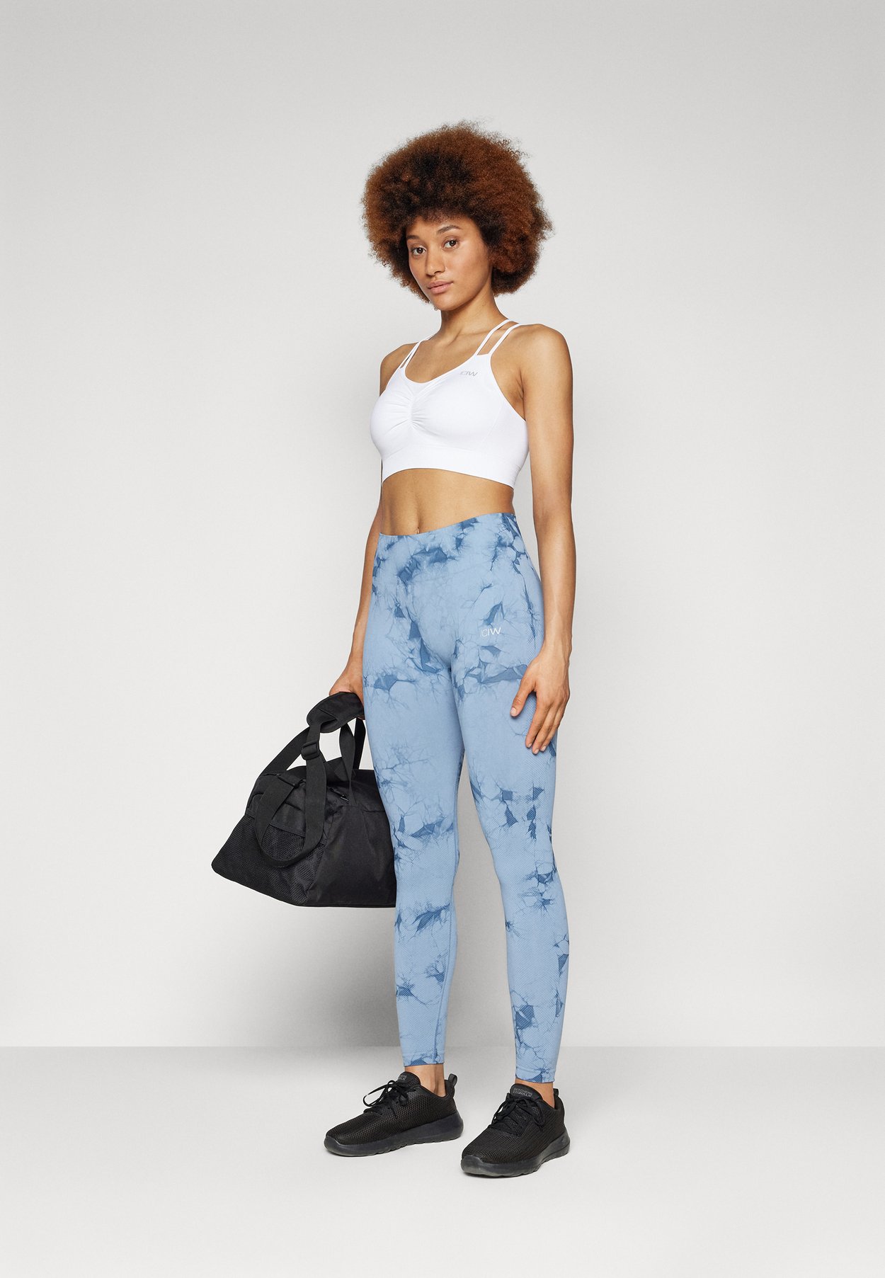DEFINE SEAMLESS TIE DYE