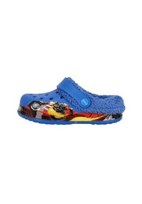 Blå træsko med fleece-for og ventilationhuller. Har farverige flamme- og bilgrafikker på siden samt en struktureret gummisål.