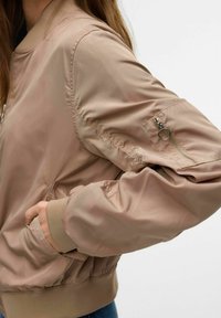 Vero Moda SNKATARINA - Bomberjacka - silver mink