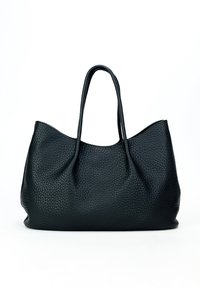 Borsa tote in pelle nera con superficie testurizzata, forma a mezzaluna, manici doppi e design morbido e non strutturato.