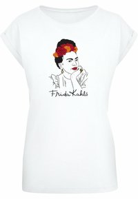 Weißes T-Shirt mit einer Lin Zeichnung von Frida Kahlo, die ein Blumenkranz, rote Lippen und Rüschensleeves trägt, der Text lautet "Frida Kahlo."