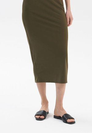 RYŁKO - Klapki płaskie