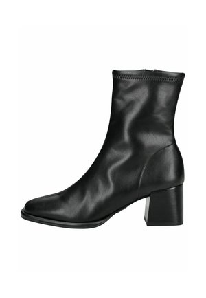 Stiefelette - black