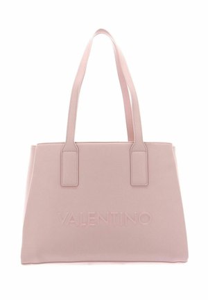 Sac fourre-tout en cuir rose avec deux poignées plates, logo "VALENTINO" en relief à l'avant, design structuré et texture lisse.