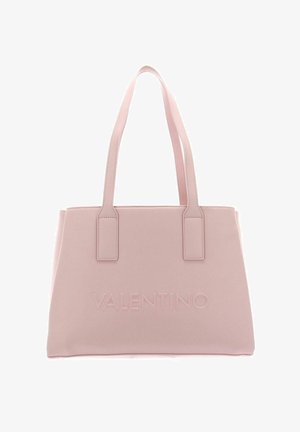 Sac fourre-tout en cuir rose avec deux poignées plates, logo "VALENTINO" en relief à l'avant, design structuré et texture lisse.