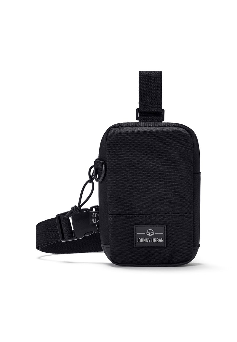 Borsa a tracolla nera in tessuto, di forma rettangolare, con tracolla regolabile e etichetta con logo sul davanti. Presenta un anello superiore per appendere.