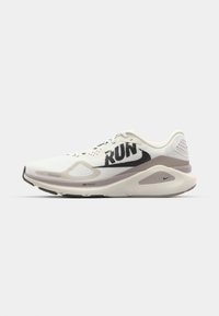 Nike Performance STRUCTURE 26 RUN - Tenisice za cestovno trčanje - summit white/black/vast grey/college grey/sail/sequoia