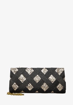 Pochette à sequins noire et or avec un motif en losange tissé, dotée d'une chaîne en or et d'une texture lisse. Forme rectangulaire.